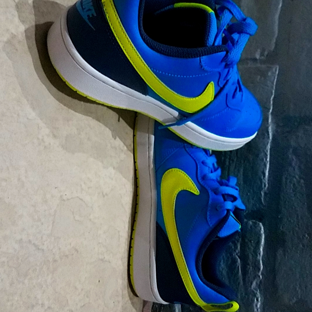 Nike lowtops